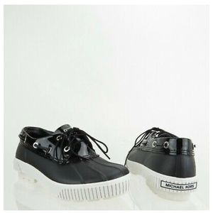 Size 6 Michael Kors Women’s rain Oxfords